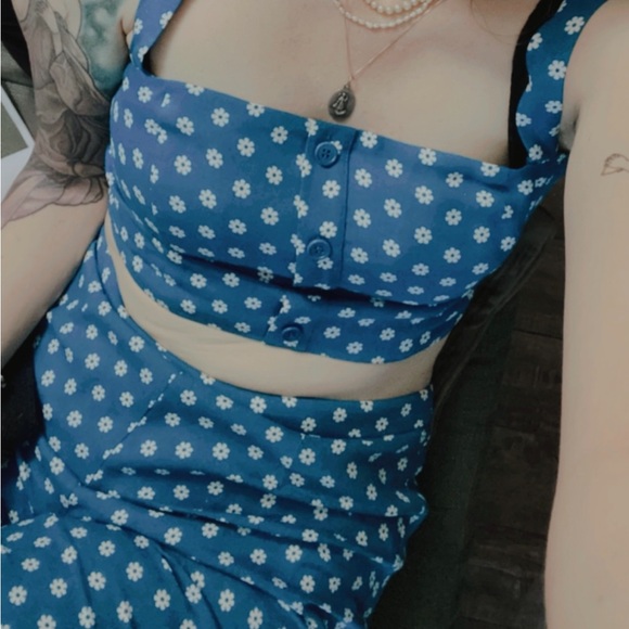 🤍 💙 ADORABLE REFORMATION 2 PIECE 💙 🤍 - Picture 2 of 6